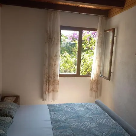 בית נופש Beach House Vrnik