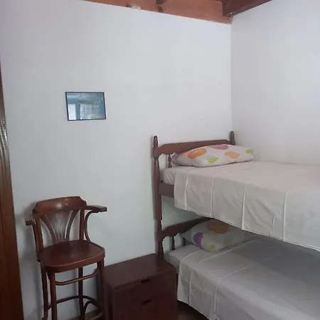 בית נופש Beach House Vrnik