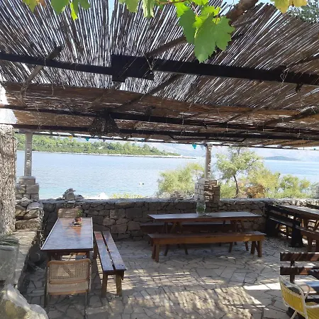 בית נופש Beach House Vrnik